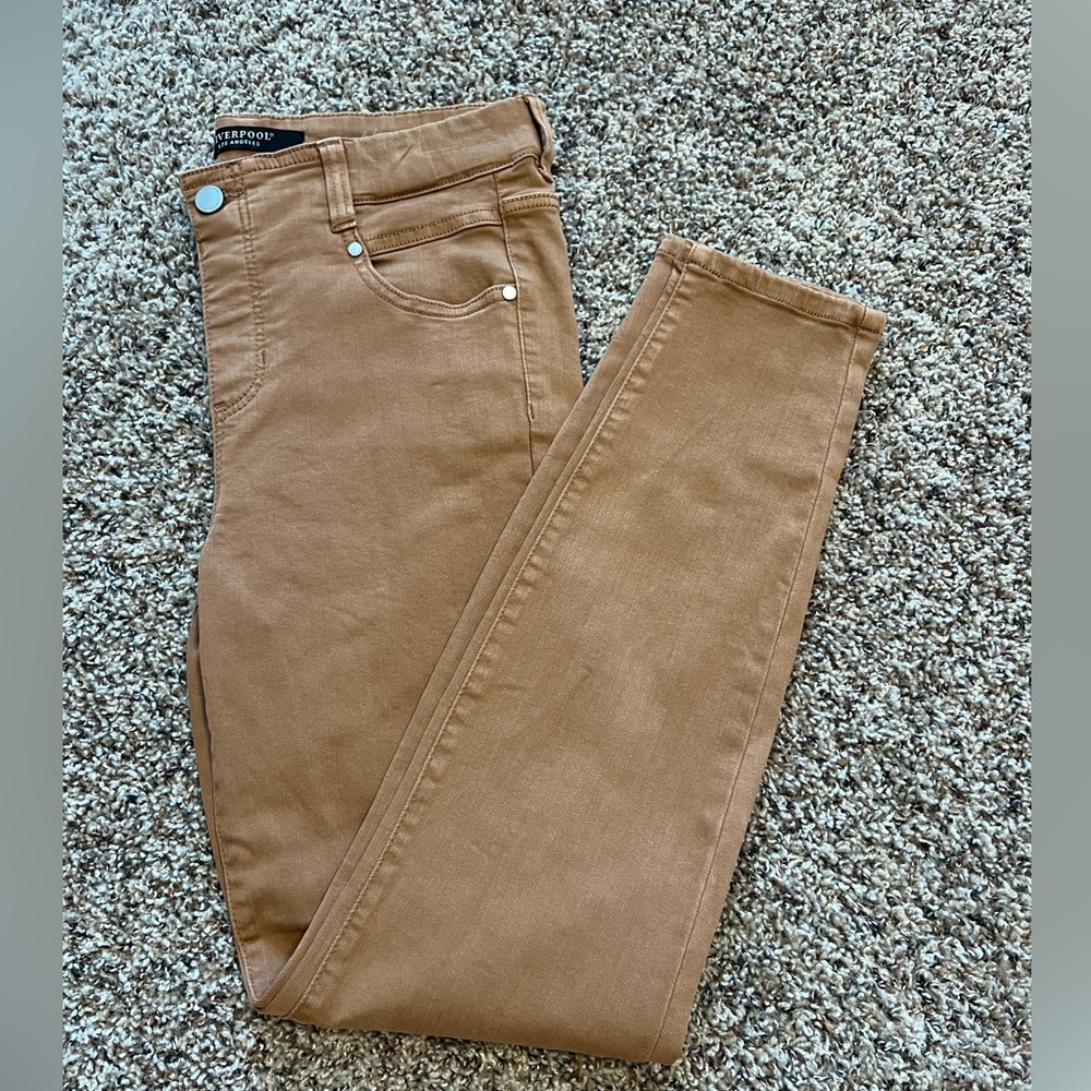 Tan Gia pull on liverpools